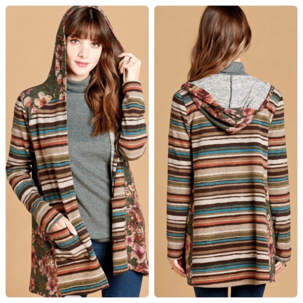 Multicolor hooded cardigan with pockets size small